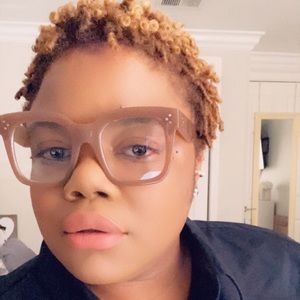 Meet your Posher, Norma